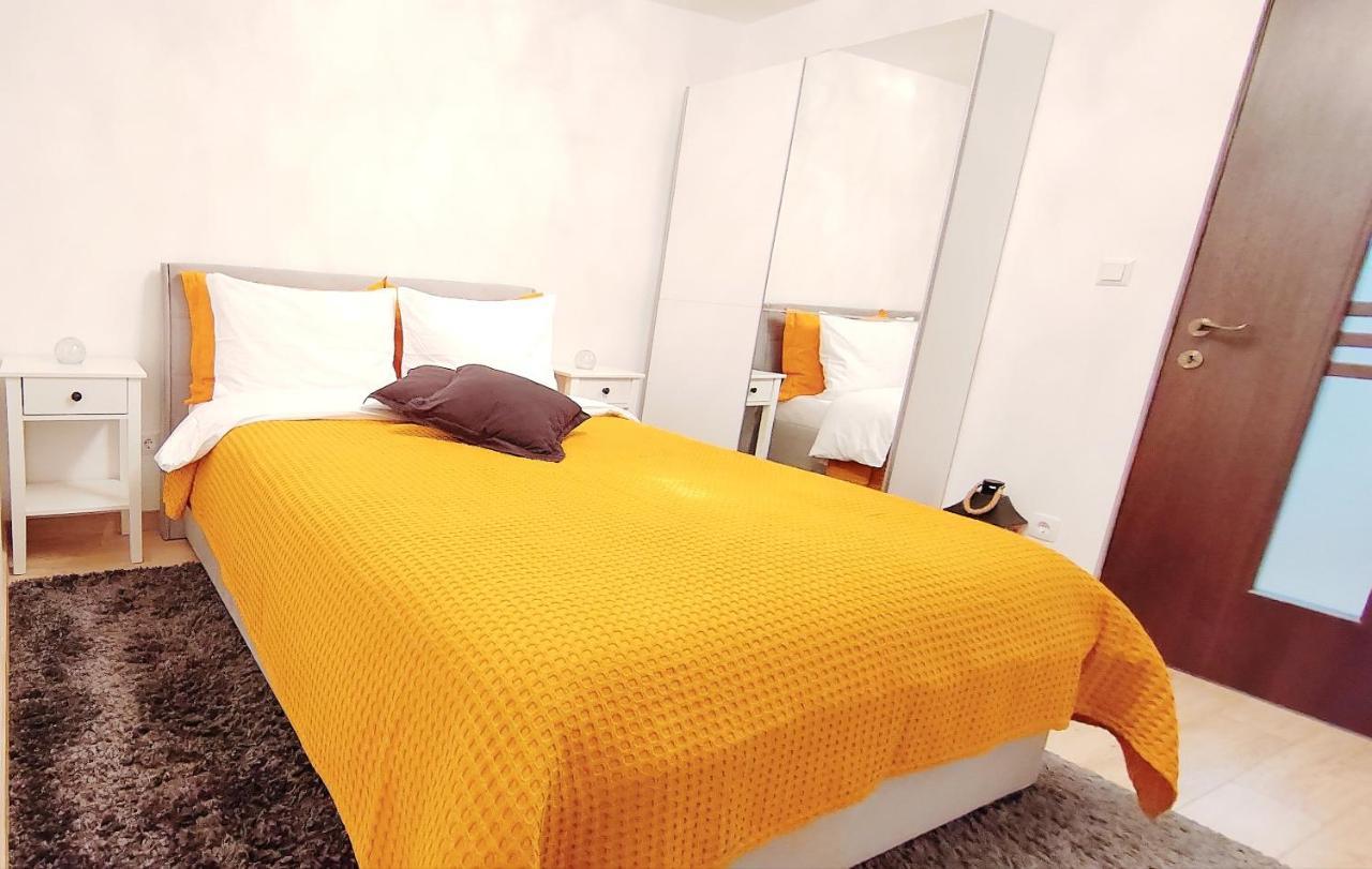 R&B Guest House Campulung Moldovenesc Ngoại thất bức ảnh