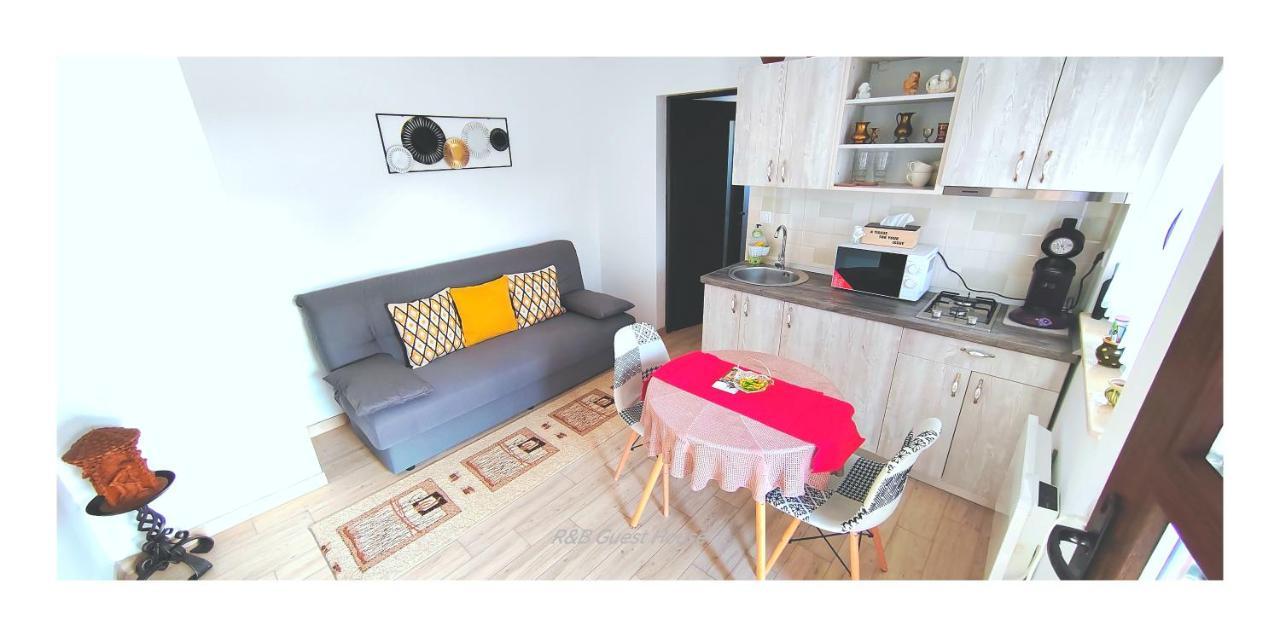 R&B Guest House Campulung Moldovenesc Ngoại thất bức ảnh